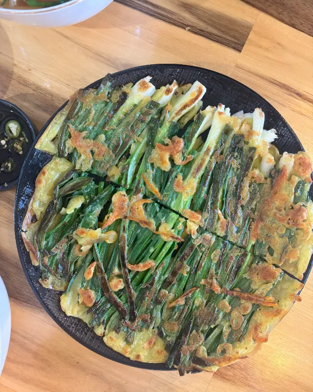 파 특유의 향긋함이 살아있는 파전