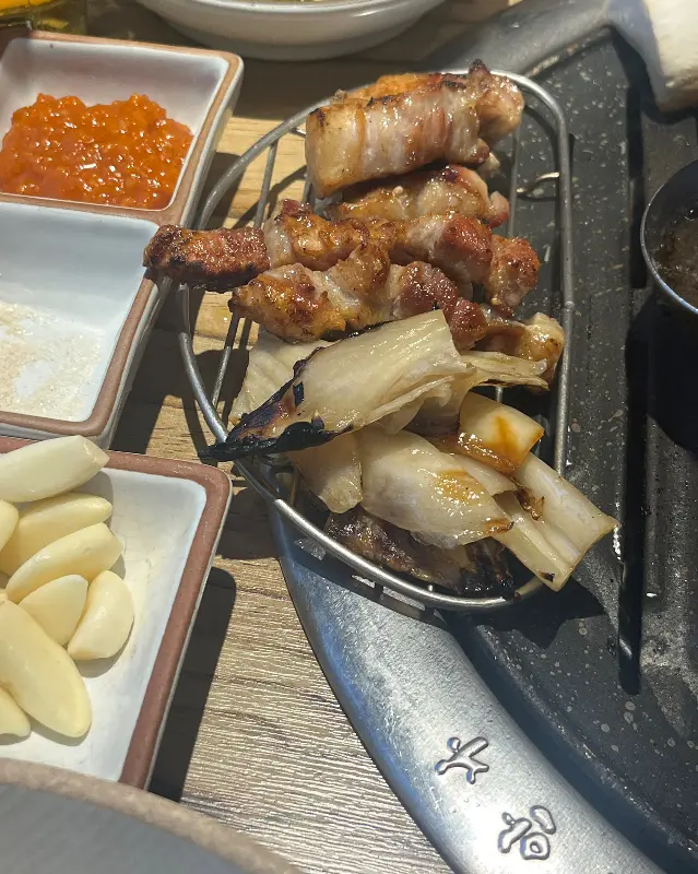 잘 구워진 고기