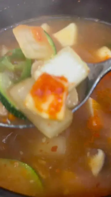 깊고 구수한 된장찌개