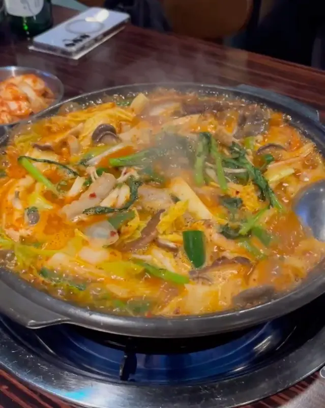 보글보글 끓는 곱창전골