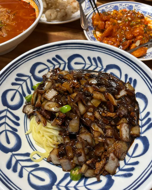 윤기 자르르 흐르는 간짜장