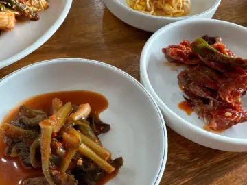 화순에서 만나는 특별한 풍미, 금돼지식당 숯불갈비의 행복한 미식 로드