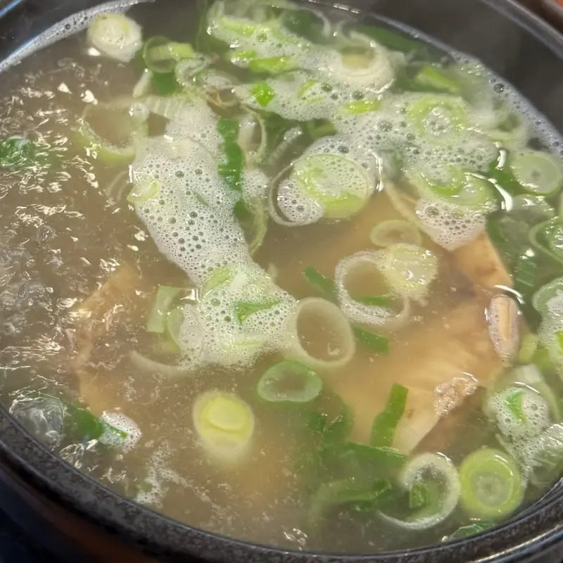 진하고 깊은 맛이 일품인 곰탕