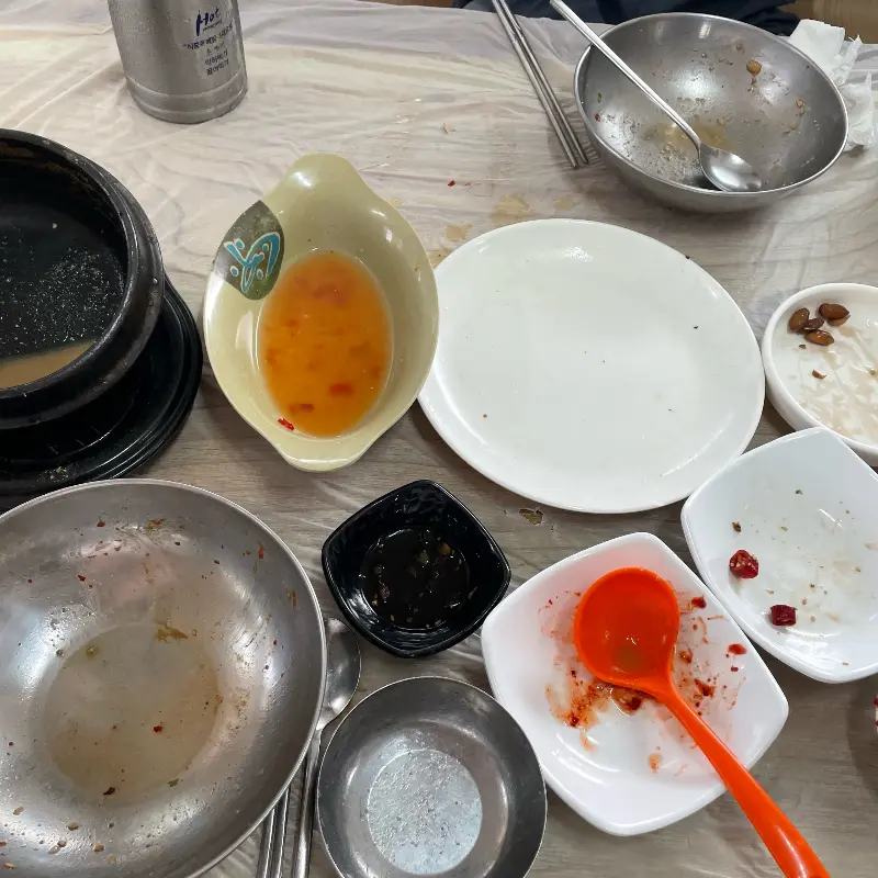 싹 비운 뚝배기