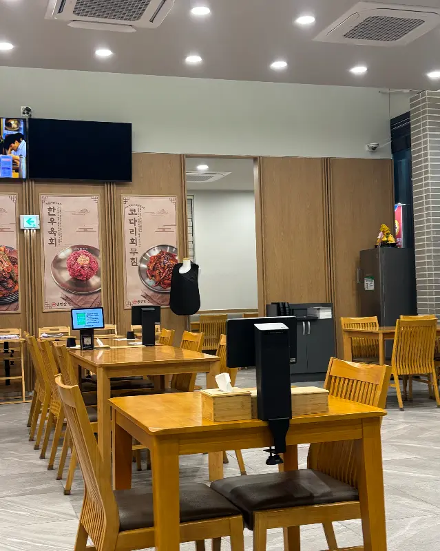 넓고 깨끗한 냉면장수 내부