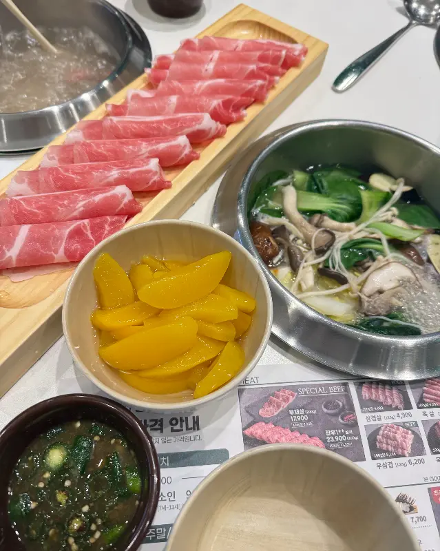 샤브샤브 재료와 고기