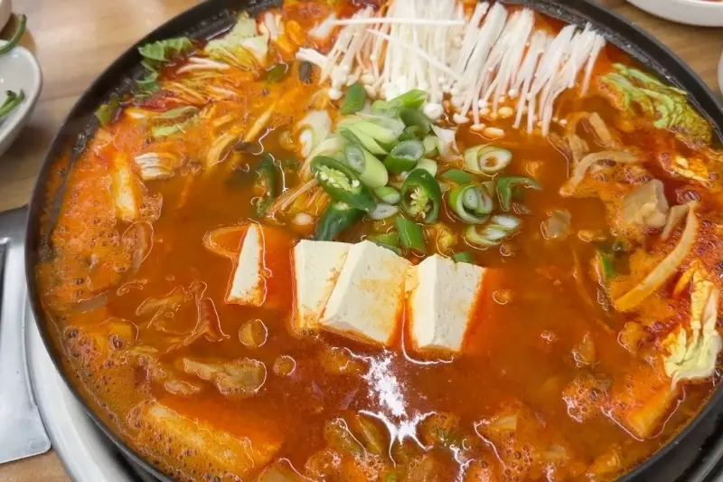 푸짐한 곱창전골