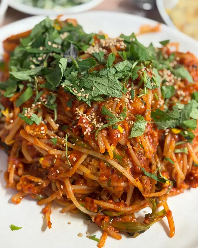 푸짐하게 담긴 아구찜