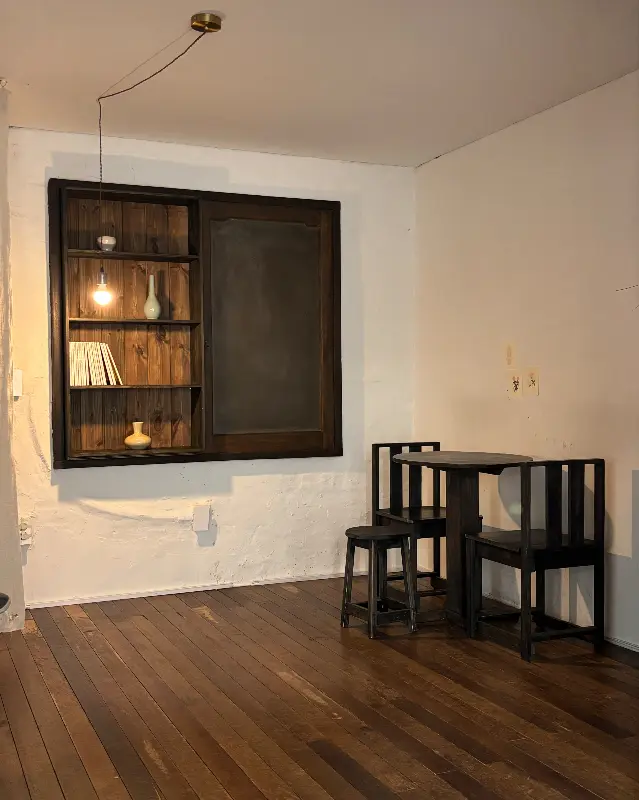 미인희 카페 내부 테이블