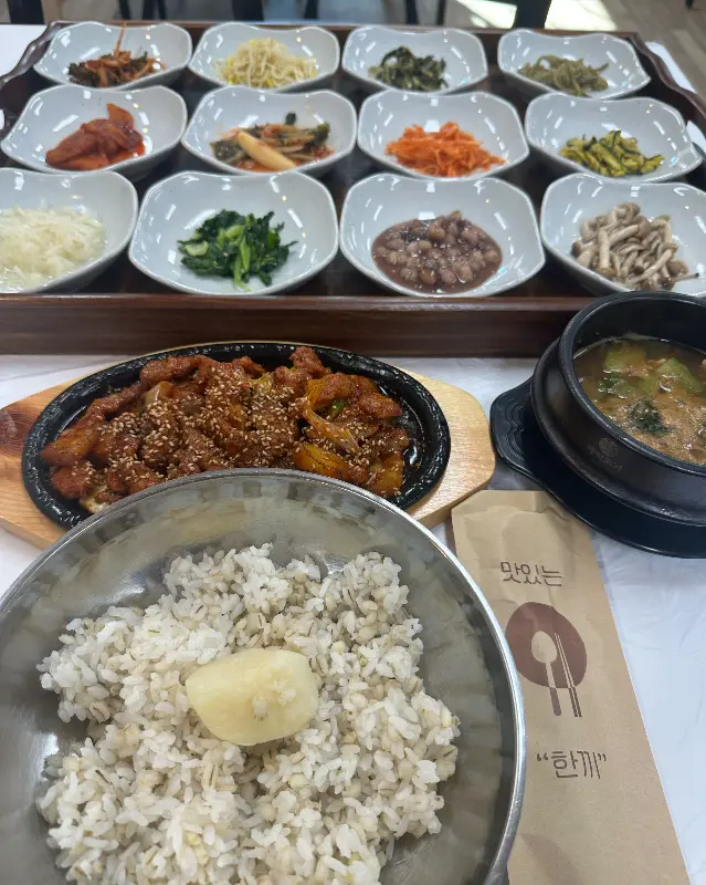 깔끔하게 비워진 밥상