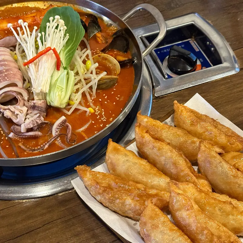 만두튀김과 93불고기오징어전골