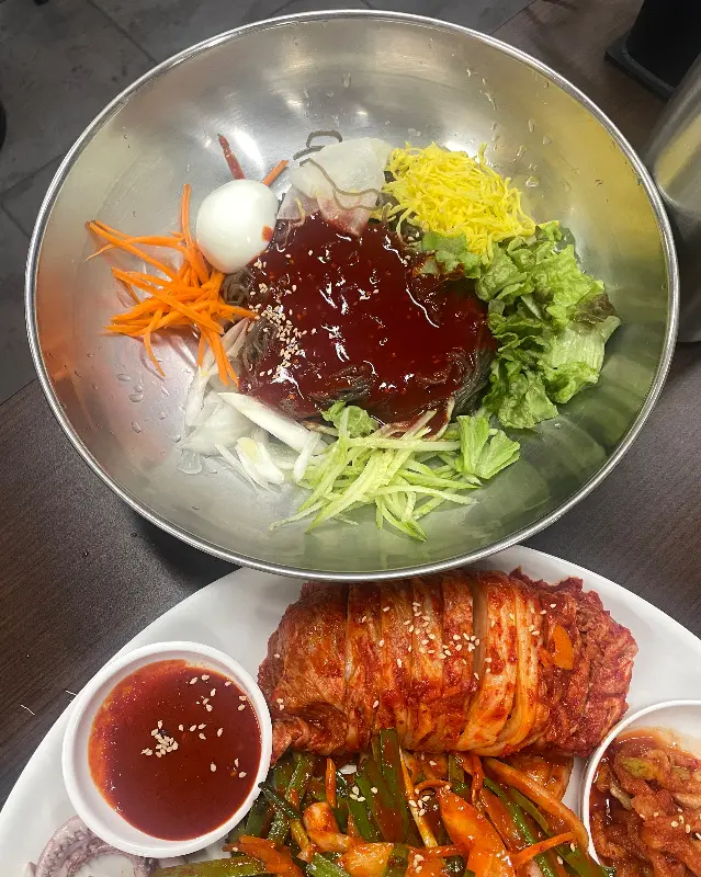 살얼음 동동 뜬 시원한 냉면