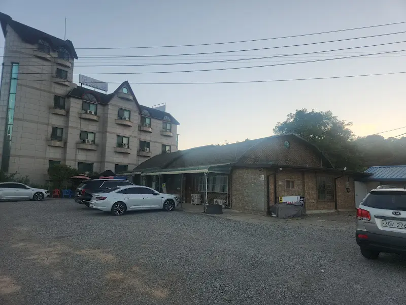 가루실가든 외부 전경 및 주차장