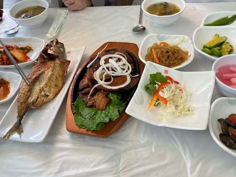 연탄불고기, 고등어구이, 반찬