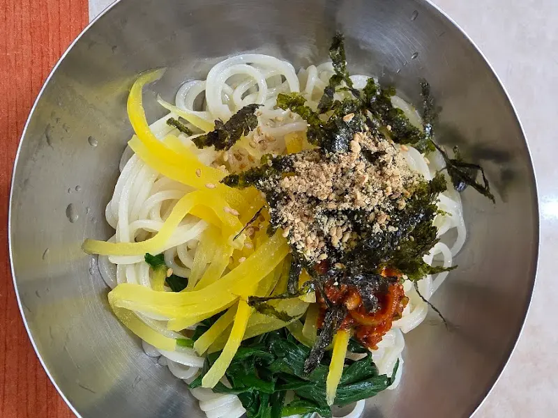 구포촌국수 남산본점의 국수 비빔 버전