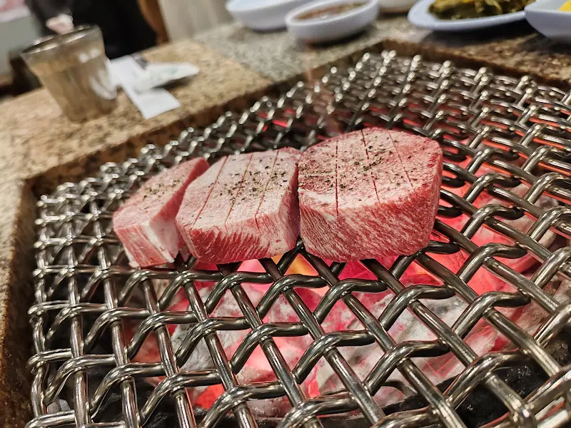 초원의 특상 우설 구이