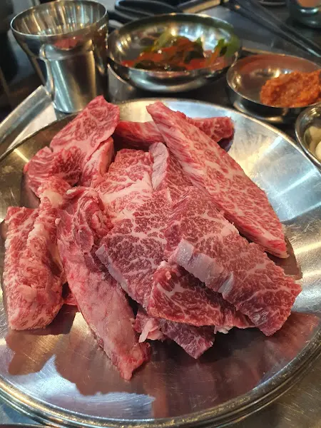 환상적인 마블링의 한우 생갈비