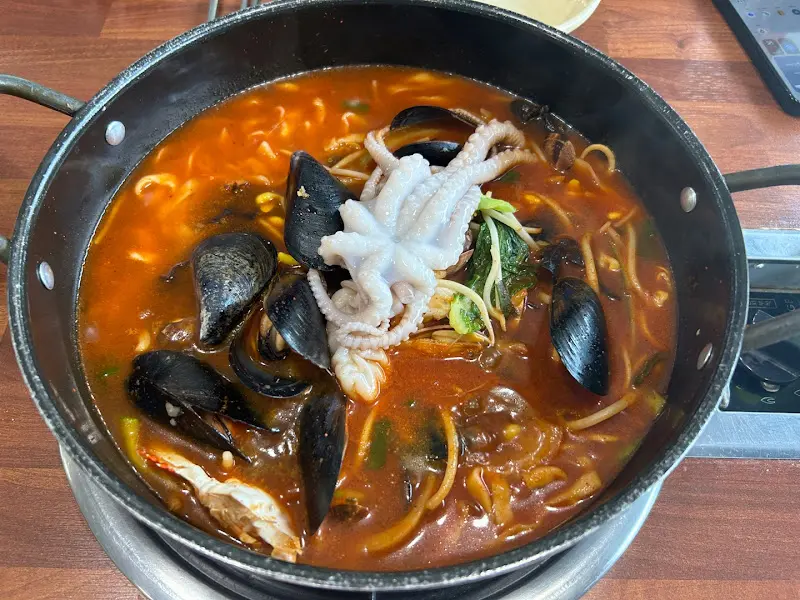 해물짬뽕칼국수