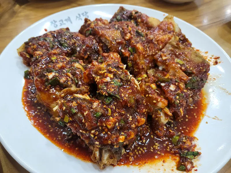 윤기가 좔좔 흐르는 명태구이