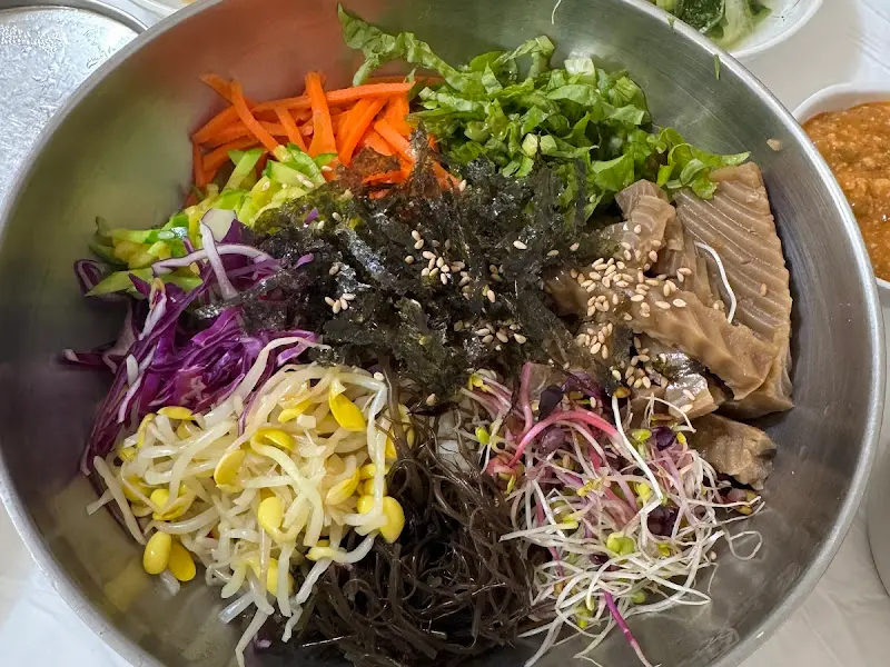 도토리 새싹 비빔밥