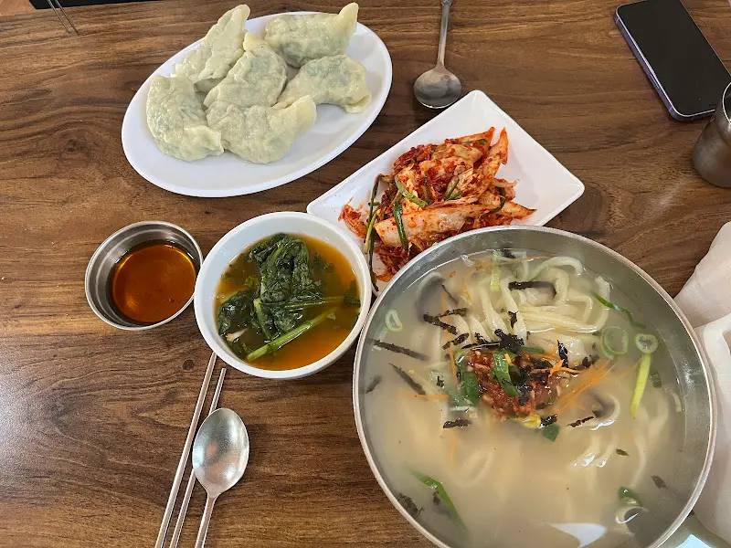 만두칼국수 한상차림