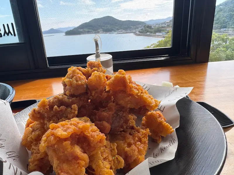 섬, 쌈 후라이드 치킨과 통영 바다