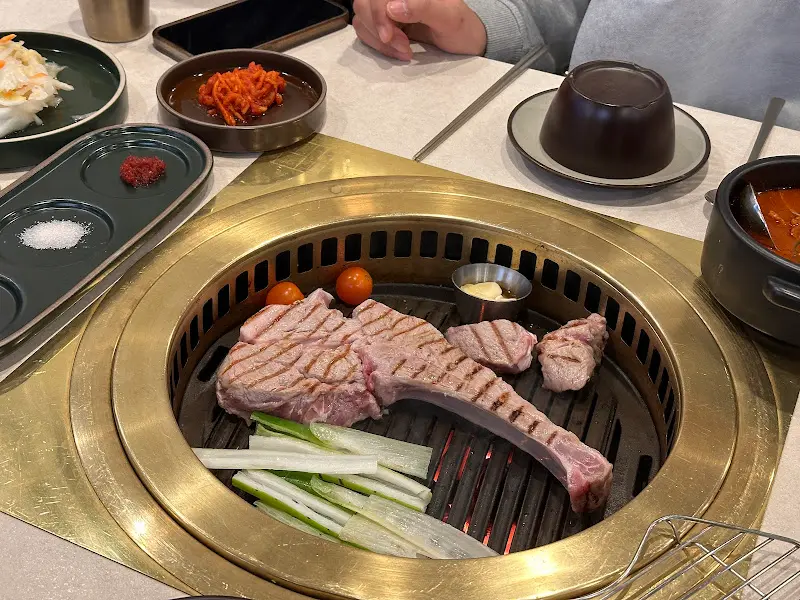 깔끔한 밑반찬 세팅