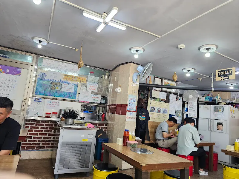 아저씨냉면 내부 모습