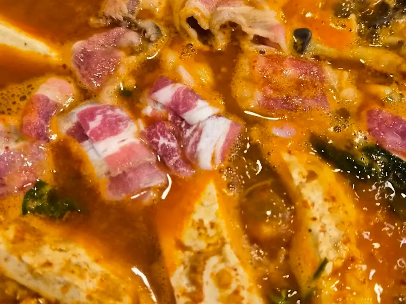 두부전골이 끓는 모습