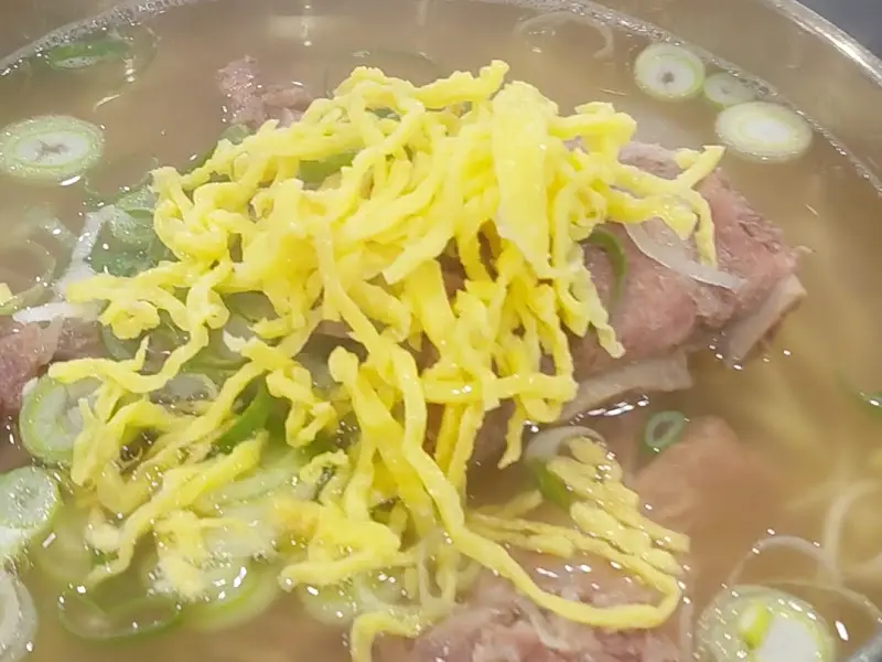 뼈칼국수의 비주얼