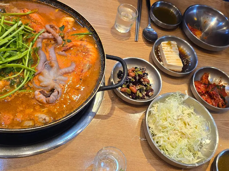 정갈하게 차려진 밑반찬