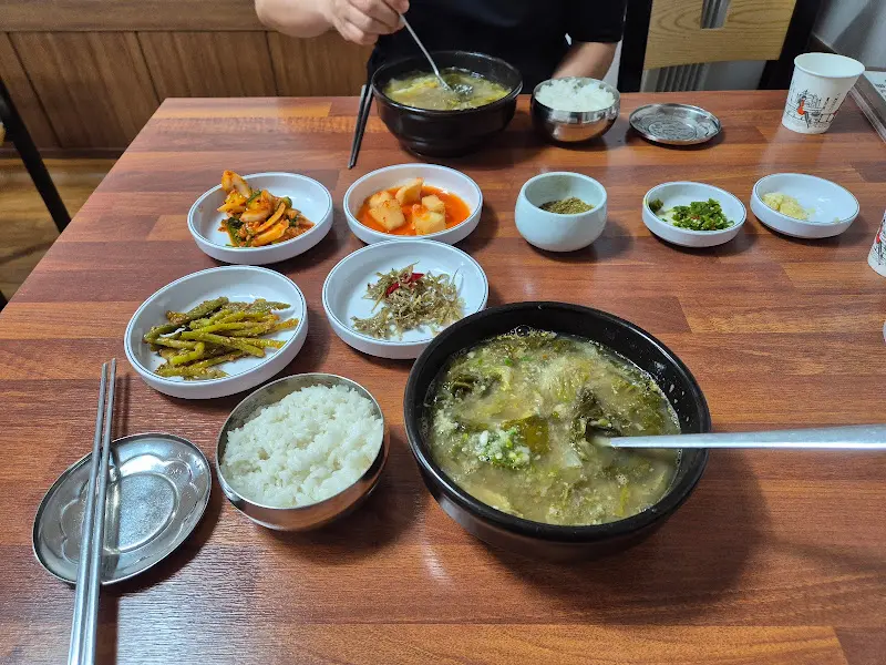 푸짐한 추어탕 한 상 차림