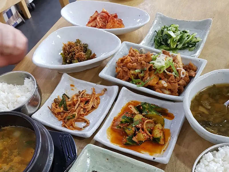 푸짐한 한상 차림