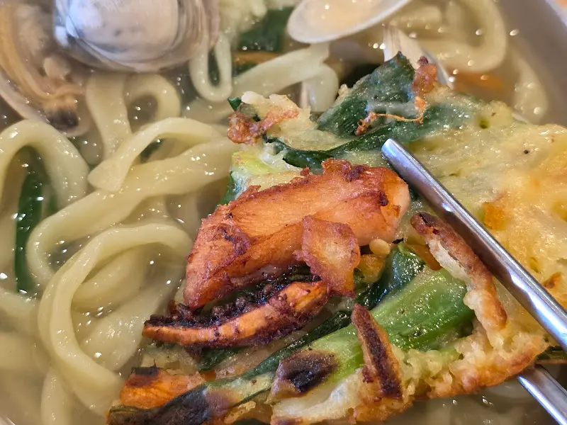 물총바지락알밤칼국수