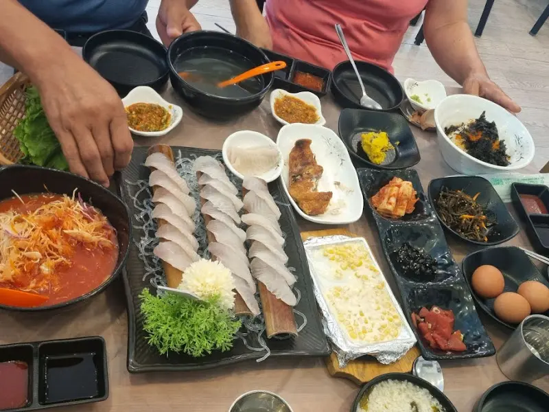 푸짐한 스끼다시 한 상 차림