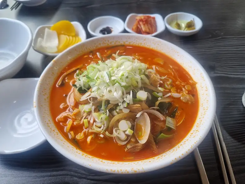 용궁짬뽕의 푸짐한 해산물