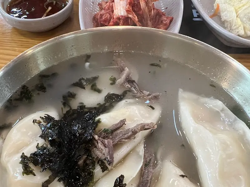 만둣국