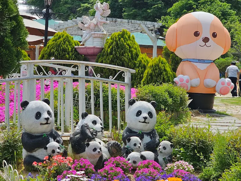 명장시대 야외 정원