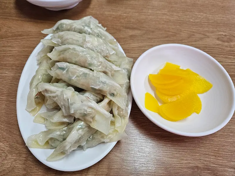 뽀얀 찐만두의 자태