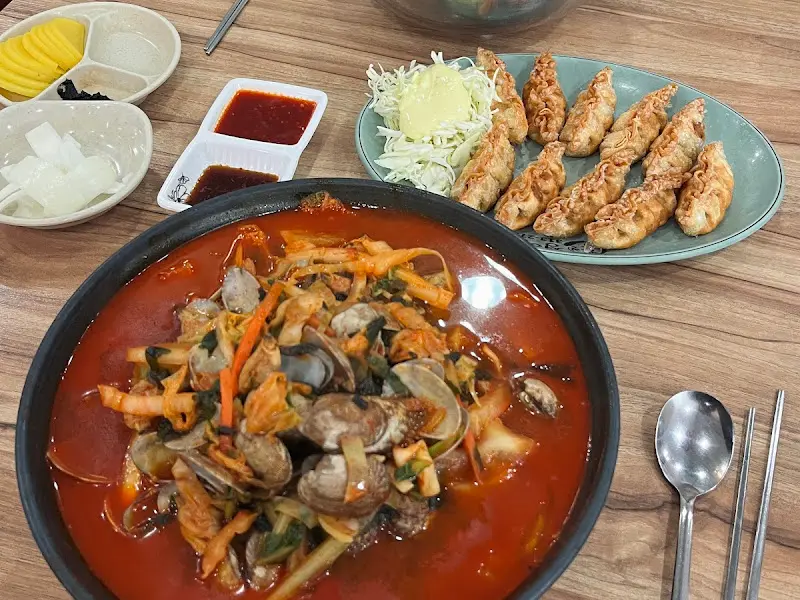 푸짐한 바지락짬뽕