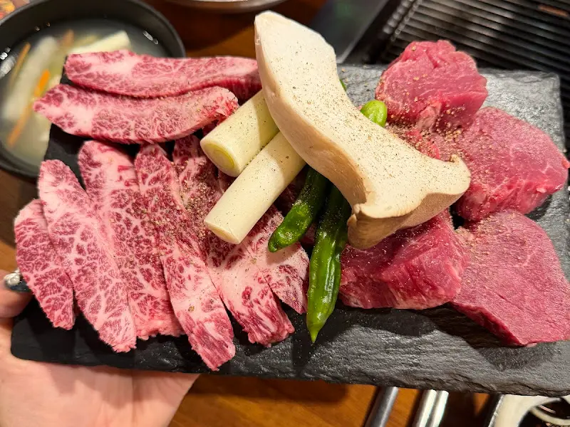 신선한 안심과 갈비뒷고기