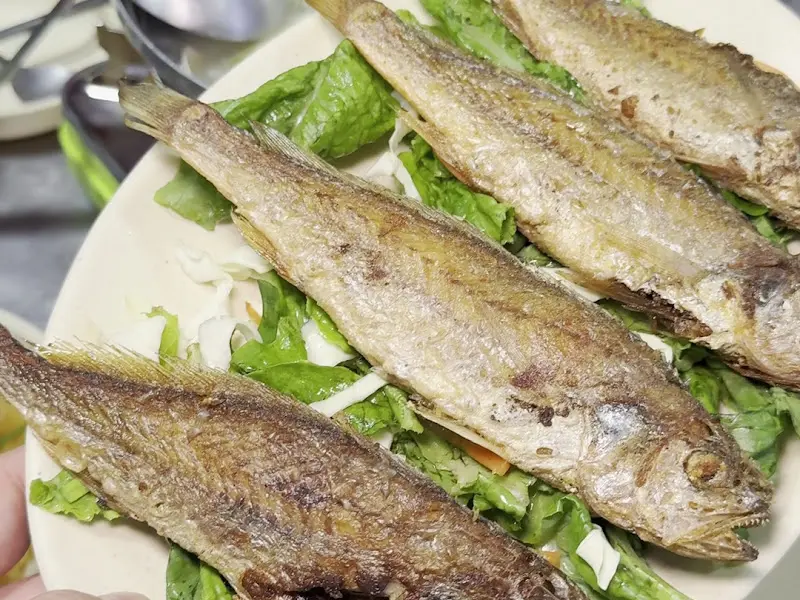 노릇하게 구워진 조기구이