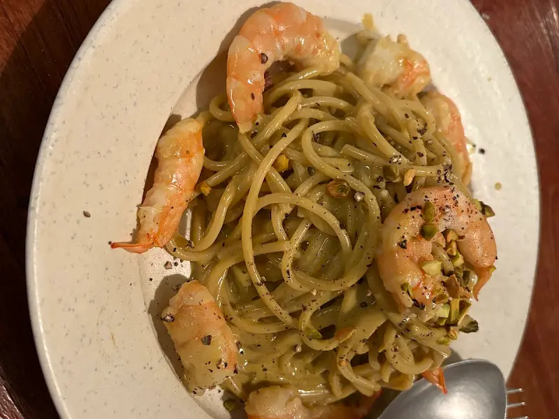 새우가 듬뿍 올려진 로제 파스타