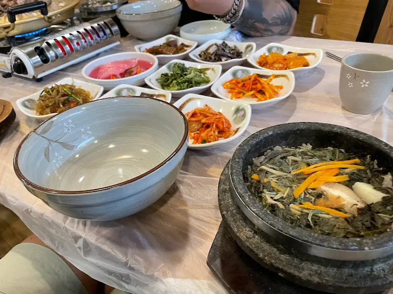 삼나물 돌솥밥 한 상 차림