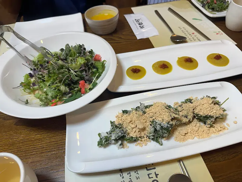 정갈하게 차려진 약선정식