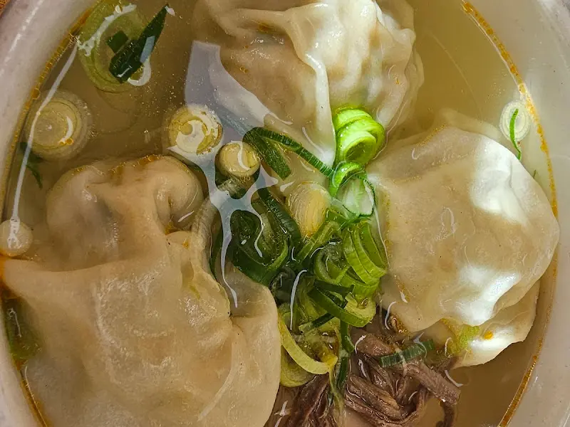 맑고 깔끔한 만두전골의 모습