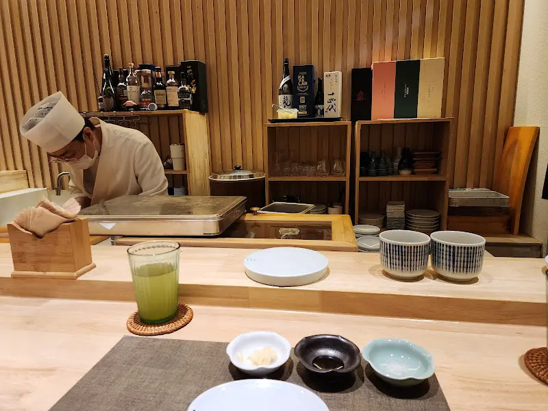 스시유우히 내부 전경