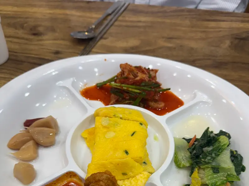 정갈하고 맛깔스러운 밑반찬