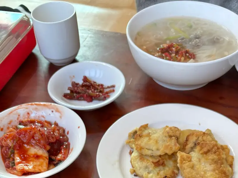 숭늉 손국수 한상차림