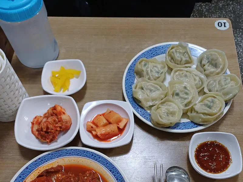 답십리 별미 원조 - 푸짐한 콩국수 한 상